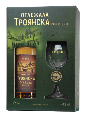 Троянска Отлежала сливова ракия с една чаша 0,7л 40% / Troyanska Otlezhala slivova rakia s edna chasha 0,7L 40%